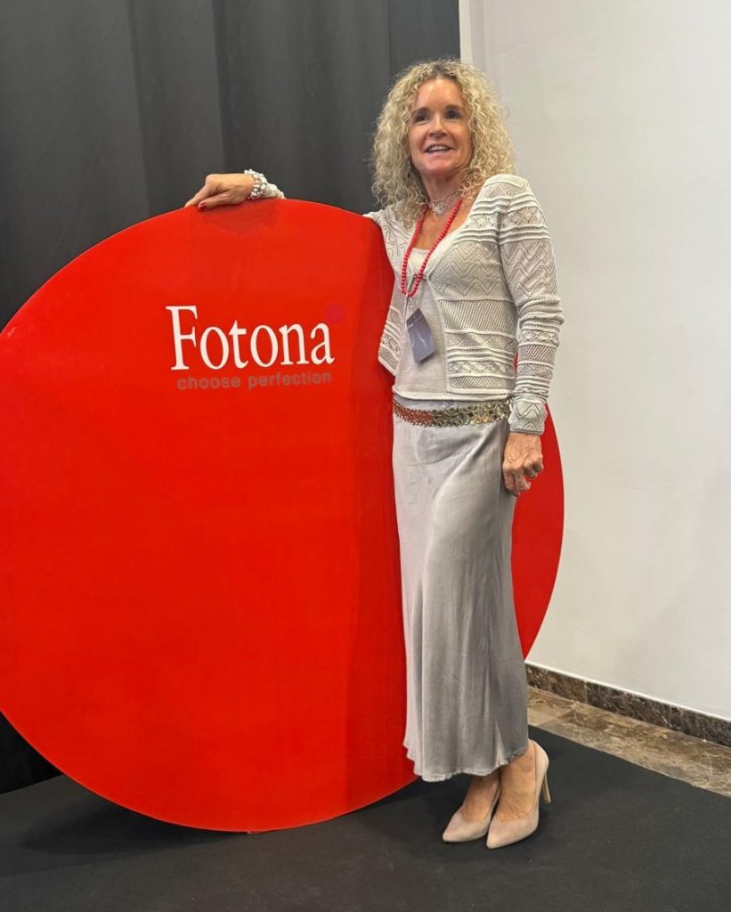 Dra. Lazzaletta ponente en el I simposio de FOTONA España