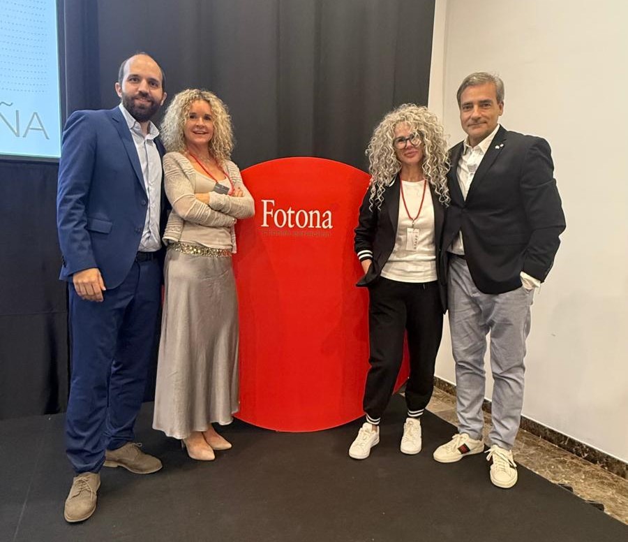 Dra. Lazzaletta ponente en el I simposio de FOTONA España